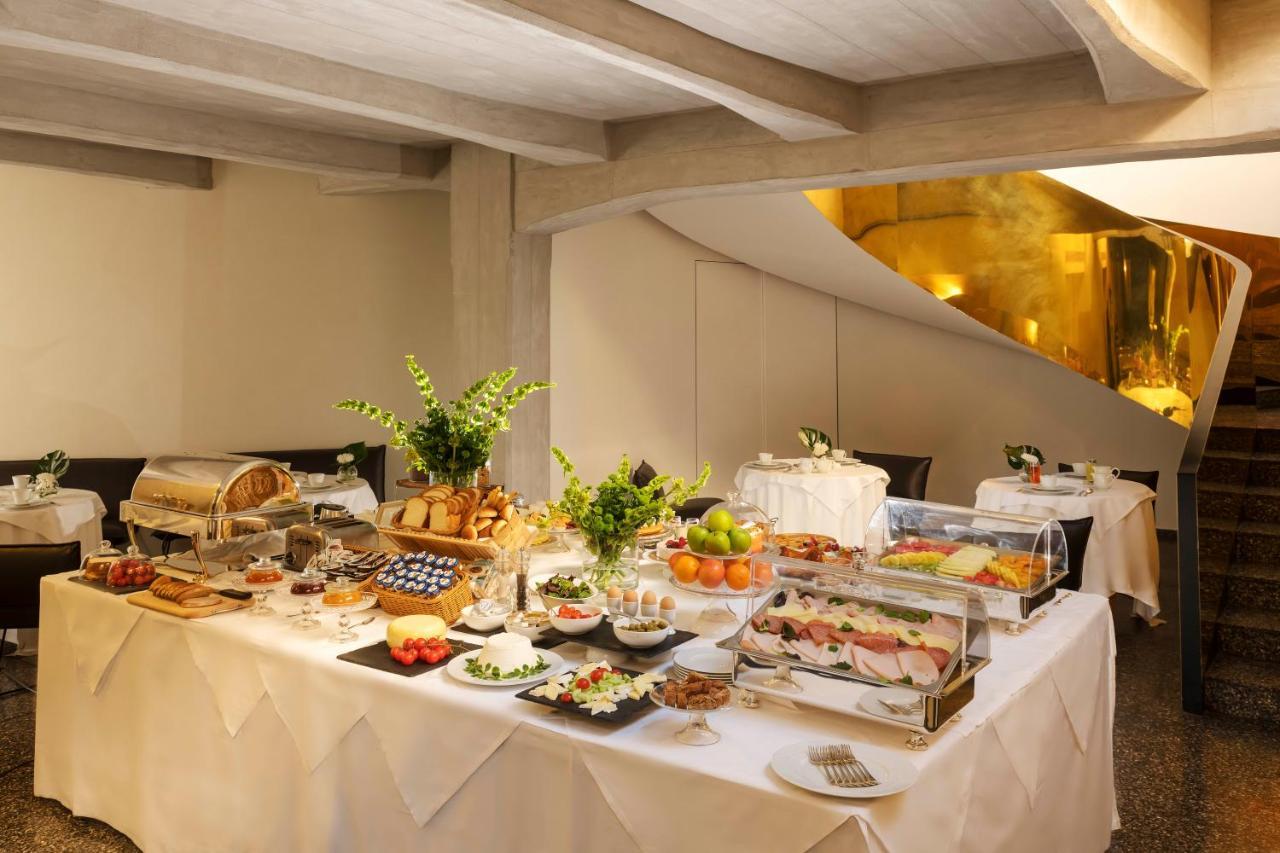 Hotel Royal Bissolati Rome Luaran gambar